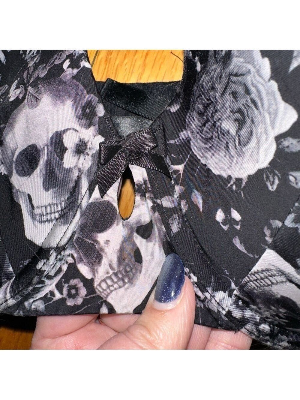 Torrid Black Skull Floral Lightly Lined Tshirt Bra Gothcore Whimsigoth Steampunk - Picture 7 of 10